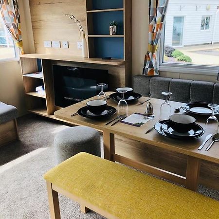 Chalet, Balcony, Bbq, Sleeps 6, Apartman Lytchett Minster Kültér fotó
